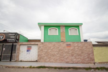 Casa para alugar com 60m², 2 quartos e 2 vagasFachada