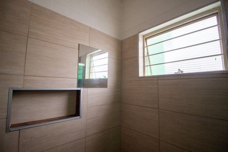 Casa para alugar com 60m², 2 quartos e 2 vagasBanheiro