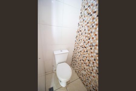 Casa para alugar com 60m², 2 quartos e 2 vagasBanheiro de serviço