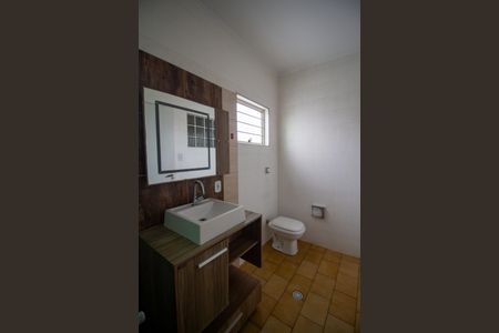 Casa para alugar com 60m², 2 quartos e 2 vagasBanheiro