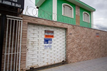 Casa para alugar com 60m², 2 quartos e 2 vagasFachada