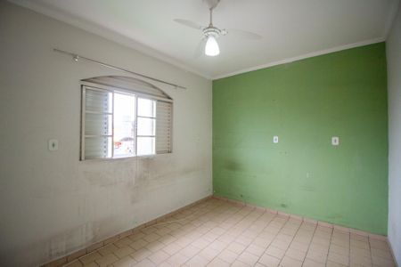 Casa para alugar com 60m², 2 quartos e 2 vagasQuarto 1