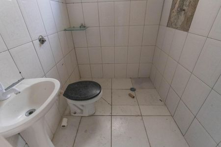 Casa à venda com 300m², 4 quartos e 2 vagasBanheiro 