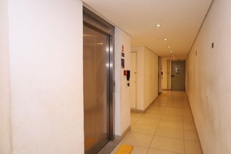 Apartamento à venda com 35m², 2 quartos e sem vagaÁrea comum - Saguão do prédio