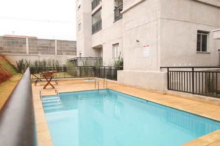 Apartamento à venda com 35m², 2 quartos e sem vagaÁrea comum - Piscina