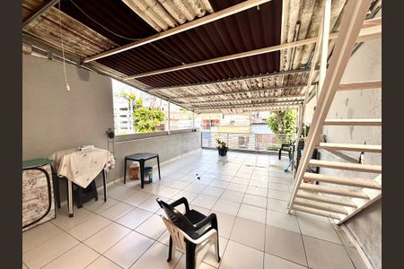 Casa à venda com 125m², 5 quartos e 2 vagasQuintal