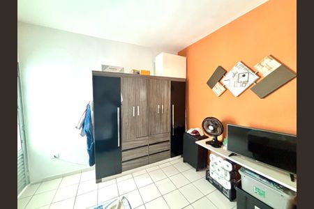 Casa à venda com 125m², 5 quartos e 2 vagasQuarto 2