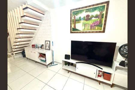 Casa à venda com 125m², 5 quartos e 2 vagasSala