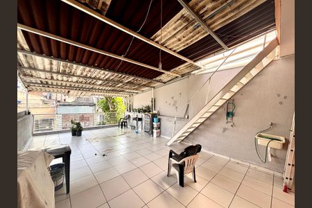 Casa à venda com 125m², 5 quartos e 2 vagasQuintal