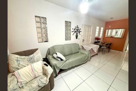 Casa à venda com 125m², 5 quartos e 2 vagasSala