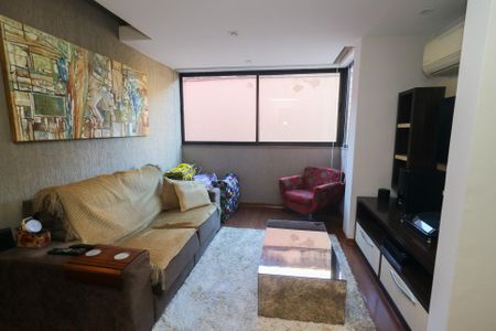 Apartamento à venda com 95m², 2 quartos e 1 vagaSala