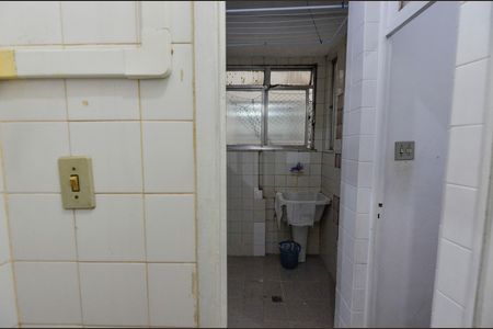 Apartamento à venda com 85m², 2 quartos e sem vaga Apartamento à venda com 85m², 2 quartos e sem vagaBanheiro de Serviço