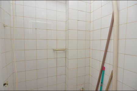 Apartamento à venda com 85m², 2 quartos e sem vaga Apartamento à venda com 85m², 2 quartos e sem vagaBanheiro de Serviço