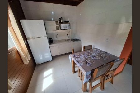 Cozinha de casa para alugar com 2 quartos, 48m² em São João do Rio Vermelho, Florianópolis