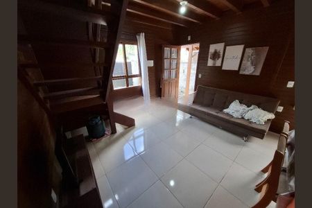 Sala de casa para alugar com 2 quartos, 48m² em São João do Rio Vermelho, Florianópolis