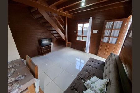 Sala de casa para alugar com 2 quartos, 48m² em São João do Rio Vermelho, Florianópolis