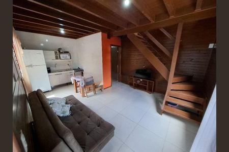 Sala de casa para alugar com 2 quartos, 48m² em São João do Rio Vermelho, Florianópolis