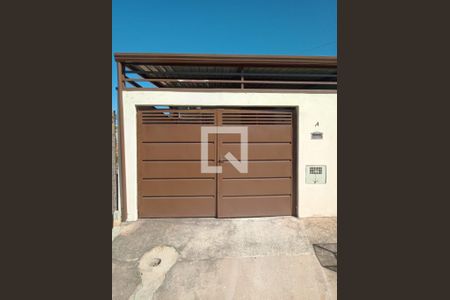 Casa à venda com 200m², 4 quartos e 2 vagasFachada