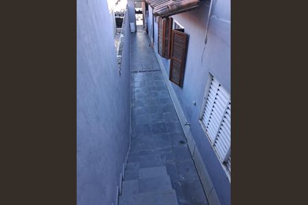 Casa à venda com 80m², 3 quartos e 2 vagasCorredor