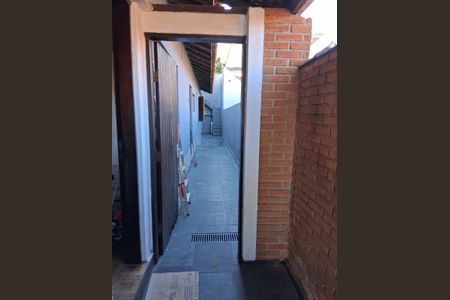 Corredor de casa à venda com 3 quartos, 80m² em Jardim Beatriz, São Paulo