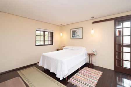Casa para alugar com 288m², 4 quartos e 4 vagas Casa para alugar com 288m², 4 quartos e 4 vagasQuarto 2