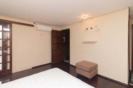 Casa para alugar com 288m², 4 quartos e 4 vagas Casa para alugar com 288m², 4 quartos e 4 vagasQuarto 2