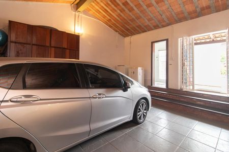 Casa para alugar com 288m², 4 quartos e 4 vagas Casa para alugar com 288m², 4 quartos e 4 vagasGaragem