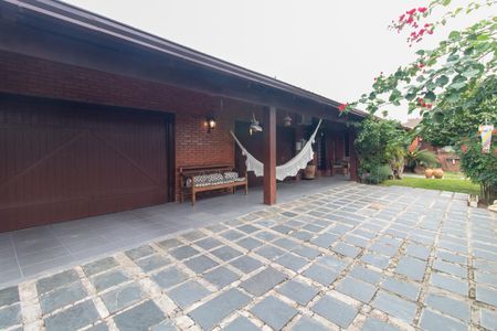 Casa para alugar com 288m², 4 quartos e 4 vagas Casa para alugar com 288m², 4 quartos e 4 vagasJardim