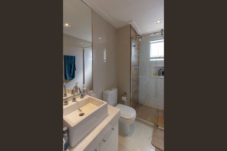 Apartamento à venda com 137m², 3 quartos e 2 vagasBanheiro do Quarto 2 suíte 