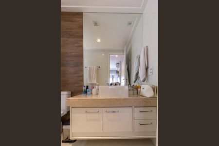 Apartamento à venda com 137m², 3 quartos e 2 vagasBanheiro do Quarto 1 suíte