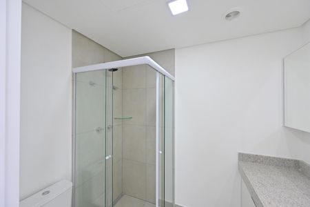 Banheiro Social  de kitnet/studio para alugar com 1 quarto, 26m² em Vila Clementino, São Paulo