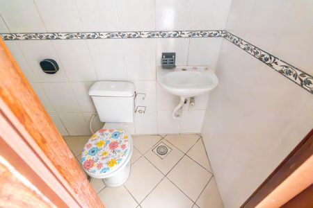 Casa para alugar com 75m², 2 quartos e 1 vaga Casa para alugar com 75m², 2 quartos e 1 vagaBanheiro da Suíte 2