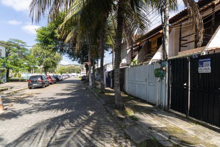 Casa para alugar com 75m², 2 quartos e 1 vaga Casa para alugar com 75m², 2 quartos e 1 vagaVista da Rua