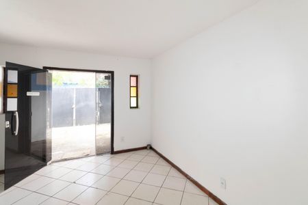 Sala de casa para alugar com 2 quartos, 75m² em Campo Grande, Rio de Janeiro