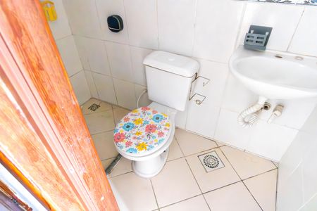 Casa para alugar com 75m², 2 quartos e 1 vaga Casa para alugar com 75m², 2 quartos e 1 vagaBanheiro da Suíte 2