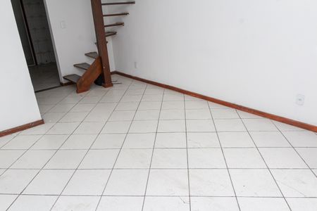 Sala de casa para alugar com 2 quartos, 75m² em Campo Grande, Rio de Janeiro