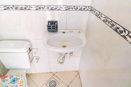 Casa para alugar com 75m², 2 quartos e 1 vaga Casa para alugar com 75m², 2 quartos e 1 vagaBanheiro da Suíte 2