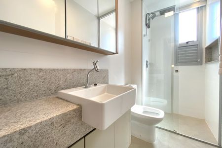 Apartamento à venda com 73m², 3 quartos e 2 vagasBanheiro da Suíte 1