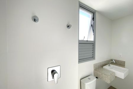 Apartamento à venda com 60m², 2 quartos e 2 vagasBanheiro da Suíte 1