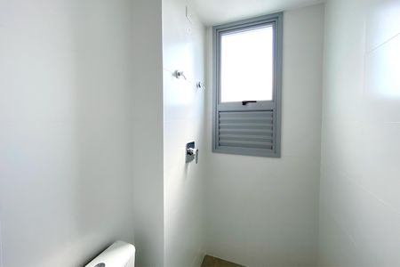 Apartamento à venda com 60m², 2 quartos e 2 vagasBanheiro da Suíte 2
