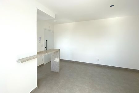 Sala de apartamento à venda com 3 quartos, 73m² em Santa Efigênia, Belo Horizonte