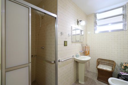 Apartamento para alugar com 107m², 2 quartos e sem vagaBanheiro