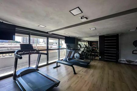 Apartamento à venda com 50m², 2 quartos e 1 vagaSala de ginástica com equipamentos de alta qualidade e vista para a cidade.