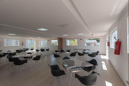 Apartamento para alugar com 46m², 2 quartos e 1 vaga Apartamento para alugar com 46m², 2 quartos e 1 vagaÁrea comum - Salão de festas