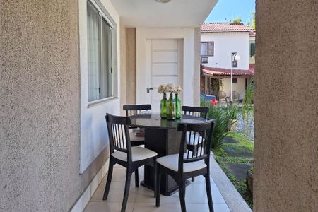 Casa de condomínio à venda com 145m², 3 quartos e 2 vagasVaranda