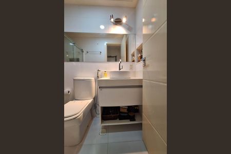 Casa de condomínio à venda com 145m², 3 quartos e 2 vagasBanheiro Social