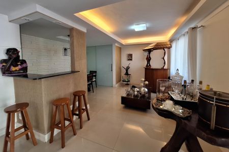 Casa de condomínio à venda com 145m², 3 quartos e 2 vagasSala