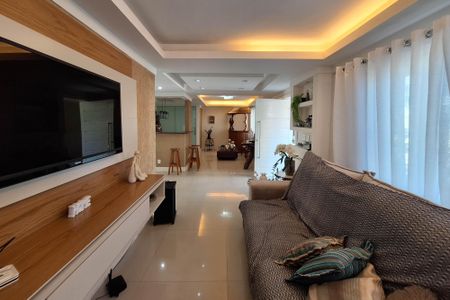 Casa de condomínio à venda com 145m², 3 quartos e 2 vagasSala