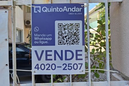 Casa de condomínio à venda com 145m², 3 quartos e 2 vagasPlaca