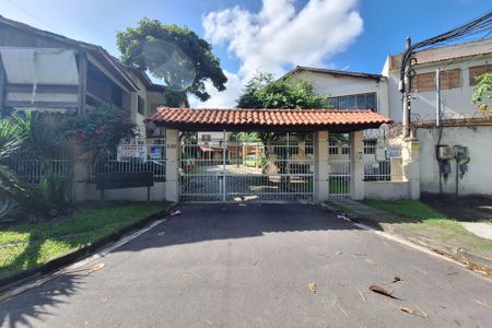 Casa de condomínio à venda com 145m², 3 quartos e 2 vagasFachada